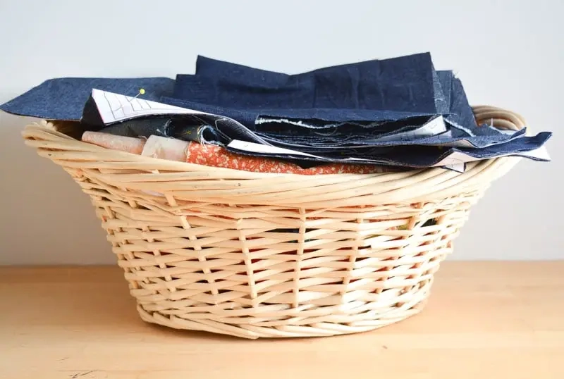 Werk in uitvoering 99p mandje Hoe u een naaikamer kunt inrichten met een beperkt budget, zuinige naaikamerideeën