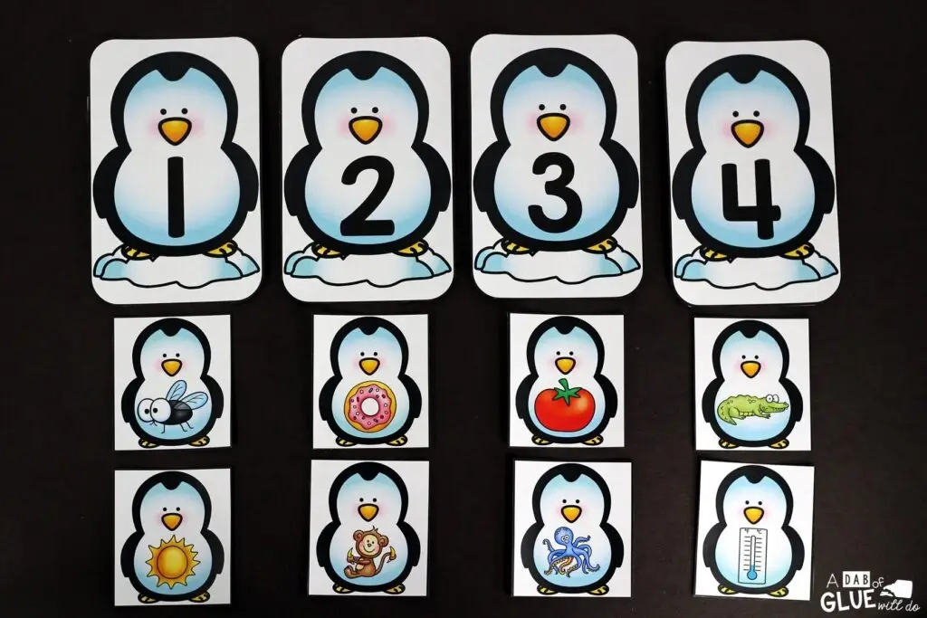 Penguin Syllable Sort is de perfecte aanvulling op uw alfabetiseringscentra, zodat uw leerlingen lettergrepen kunnen beoordelen. Deze freebie is geweldig voor leerlingen van de kleuterschool en het eerste leerjaar.