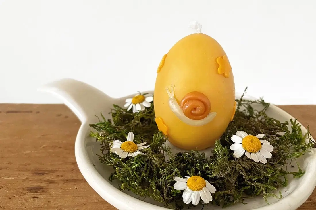 DIY-gedecoreerde bijenwas eierkaarsen voor Pasen