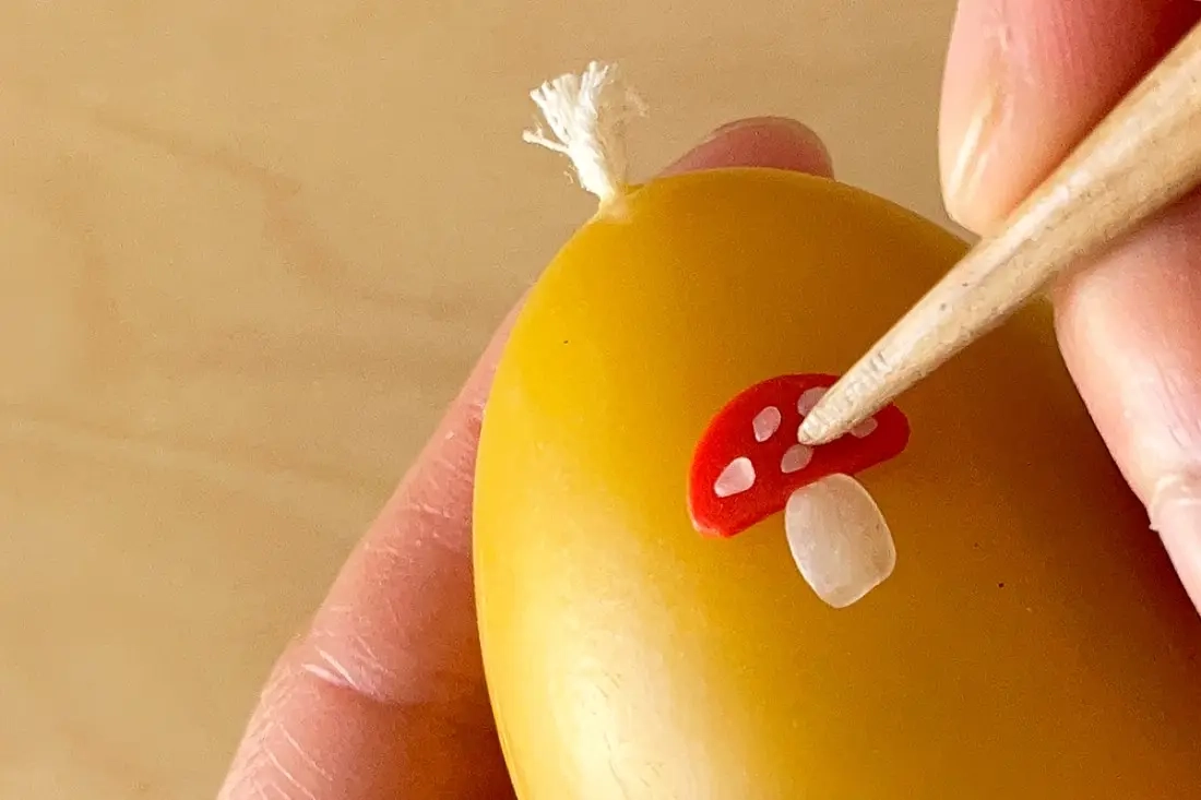 DIY-gedecoreerde bijenwas eierkaarsen voor Pasen