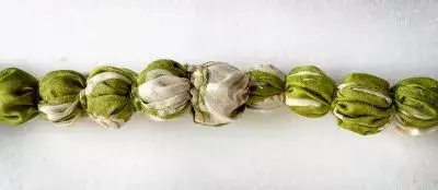 Met stof beklede kralenketting tutorial