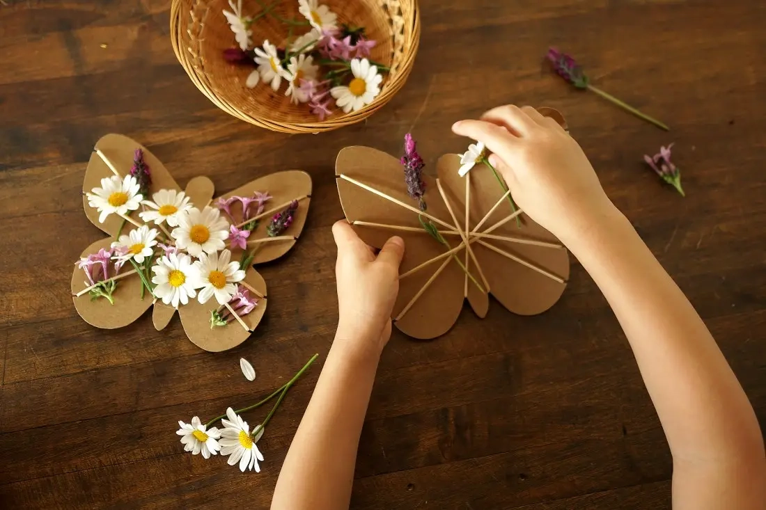 DIY kartonnen vlinder natuurweven