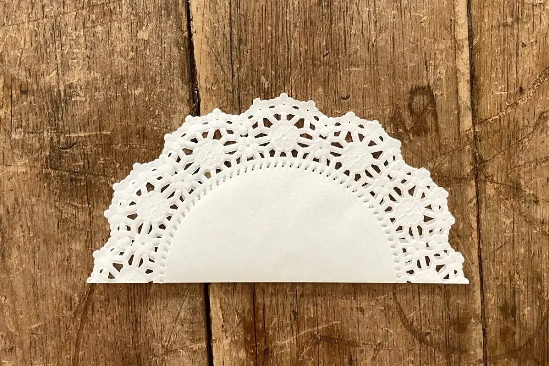 DIY papieren kleedje sneeuwvlokken