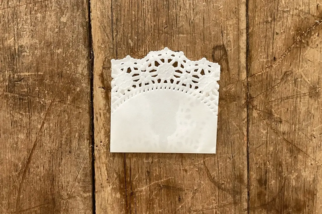 DIY papieren kleedje sneeuwvlokken