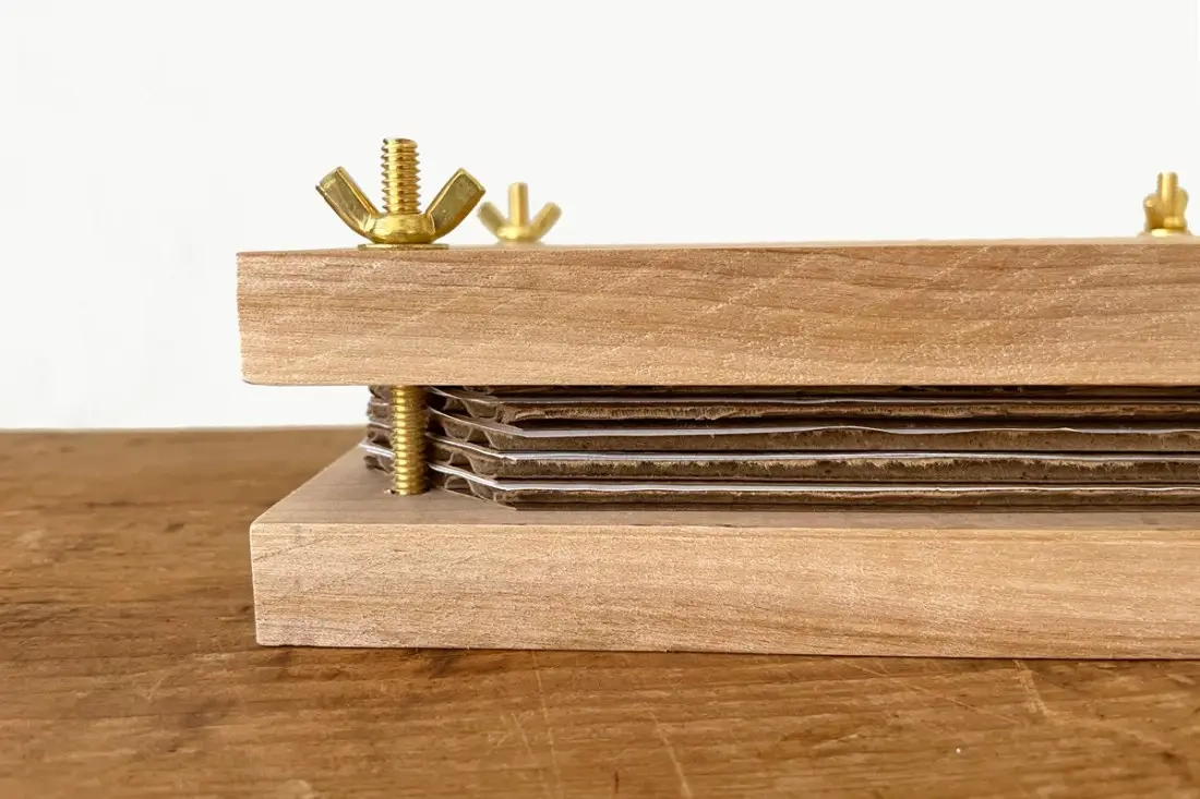 DIY houten bloemenpers