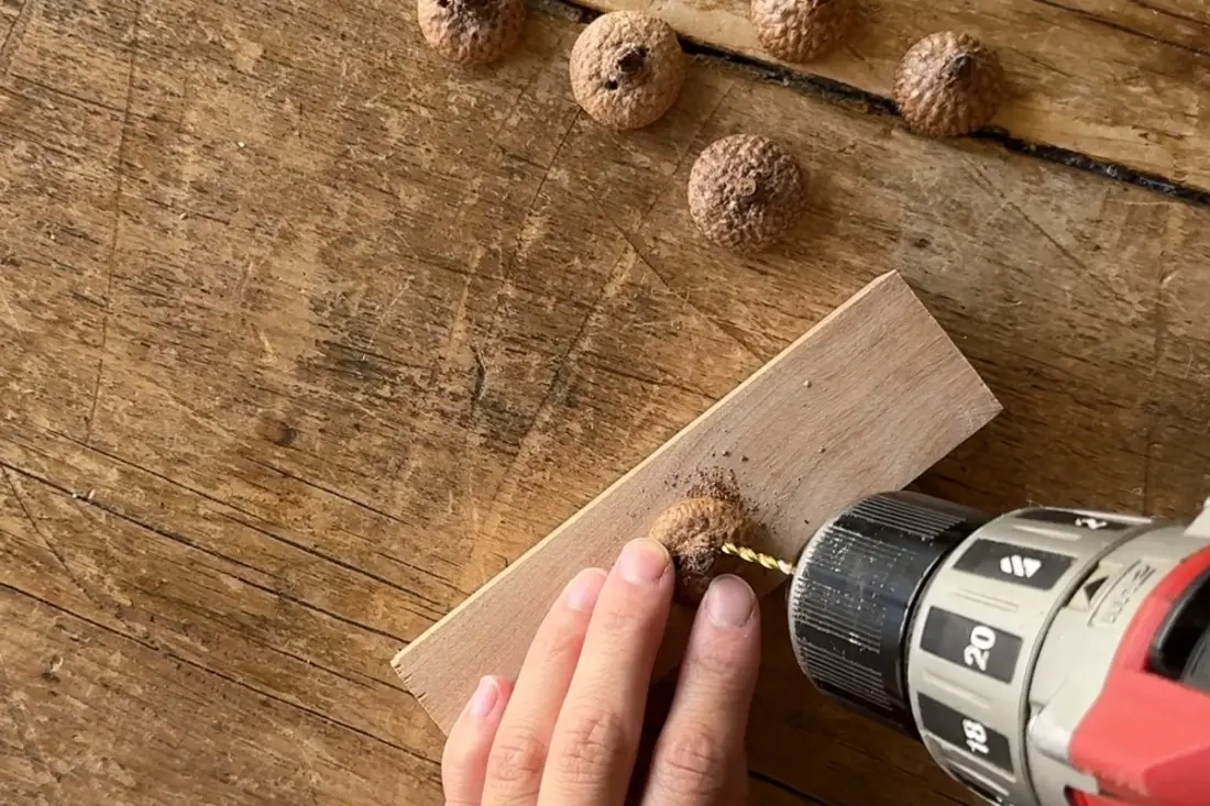 DIY-schroot Eikelslinger en ornamenten